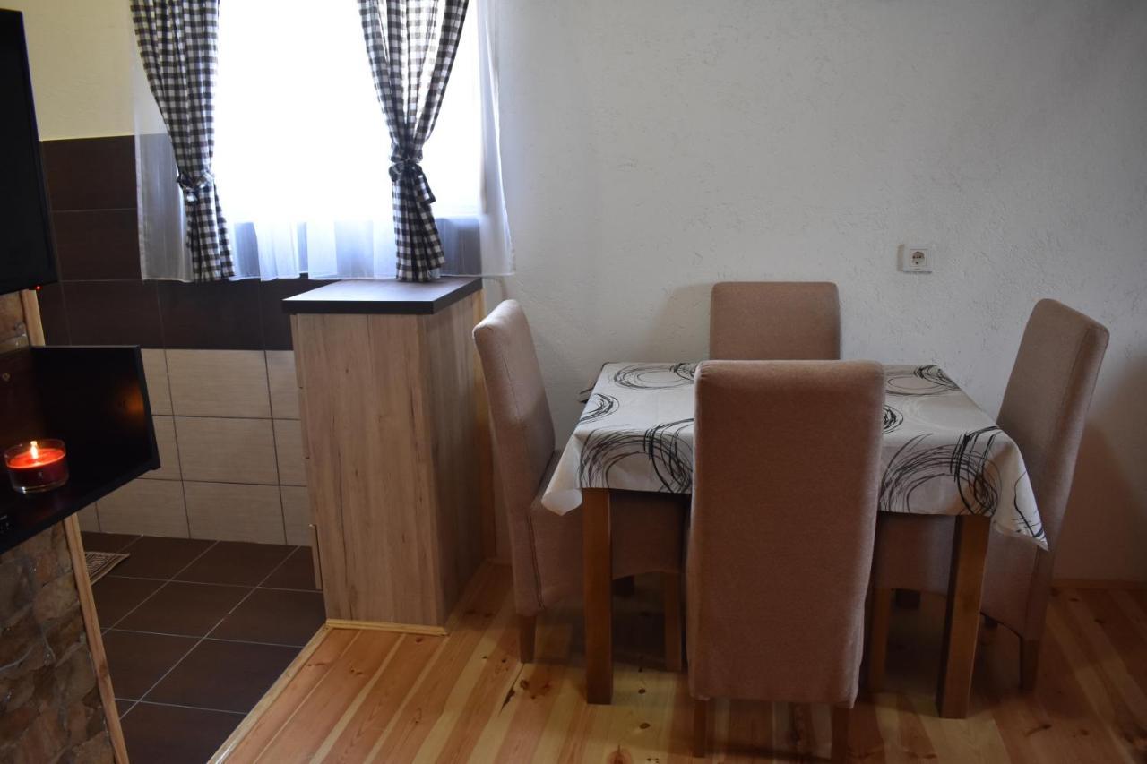Apartments Avramovic - Bungalow Жабляк Экстерьер фото