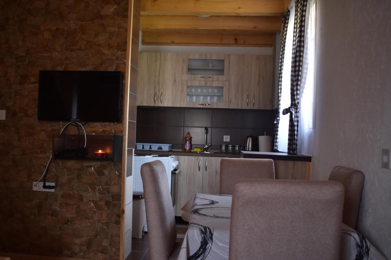 Apartments Avramovic - Bungalow Жабляк Экстерьер фото